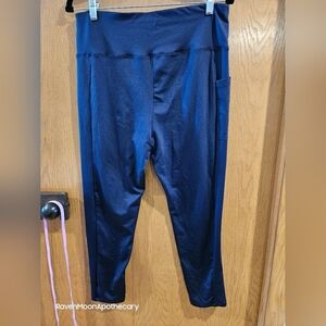 3/15$ Bundle Deal Zone Pro Navy Capri Legging with Side Pocket XL